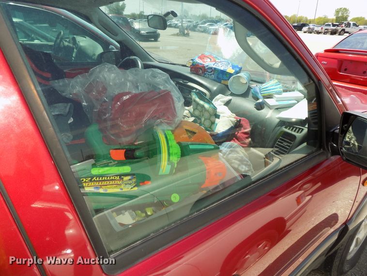 image for item GW9067 2004 Mazda Tribute  SUV