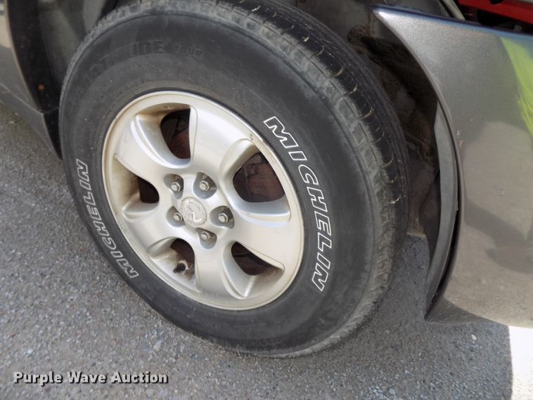 image for item GW9067 2004 Mazda Tribute  SUV