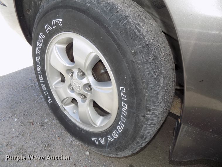 image for item GW9067 2004 Mazda Tribute  SUV