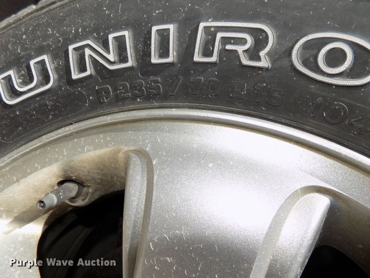 image for item GW9067 2004 Mazda Tribute  SUV