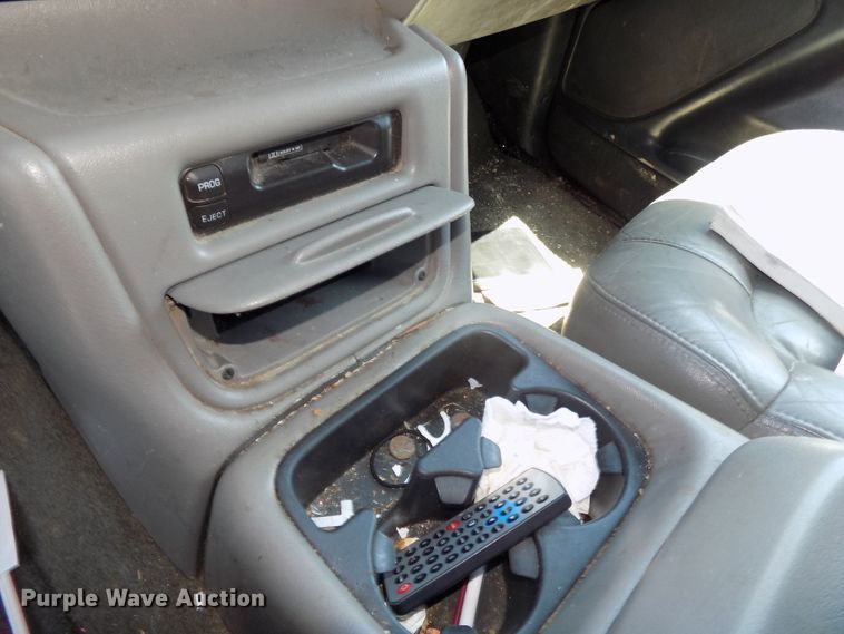 image for item GW9070 2002 Chevrolet Tahoe  SUV