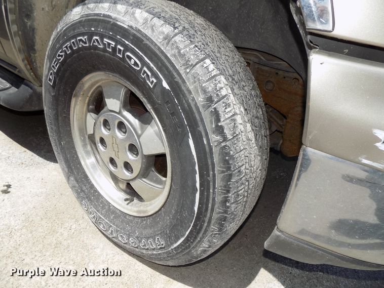 image for item GW9070 2002 Chevrolet Tahoe  SUV