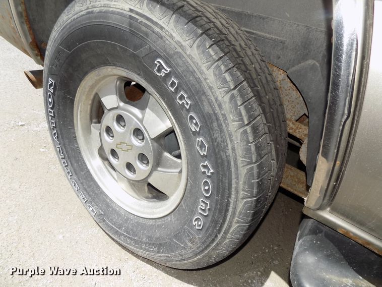 image for item GW9070 2002 Chevrolet Tahoe  SUV