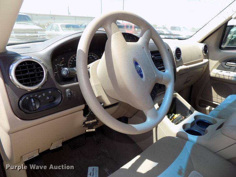 image for item GW9072 2003 Ford Expedition  SUV