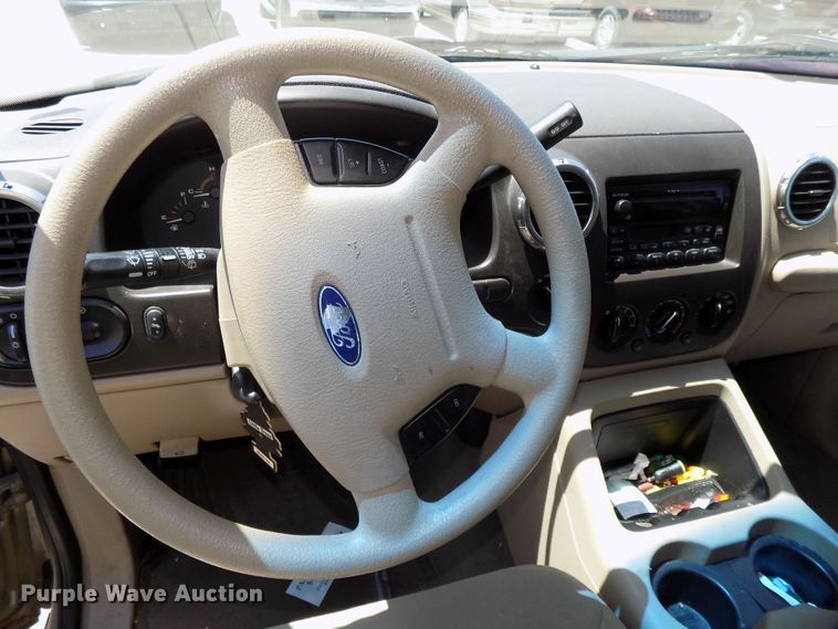 image for item GW9072 2003 Ford Expedition  SUV