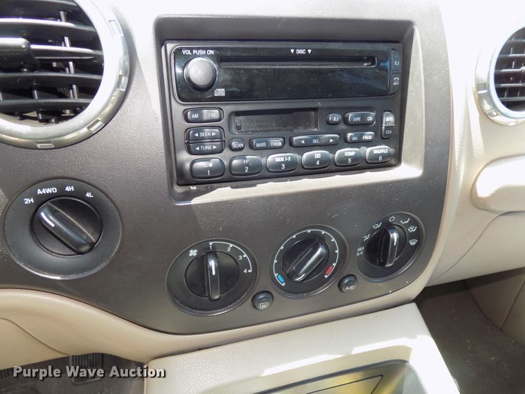 image for item GW9072 2003 Ford Expedition  SUV