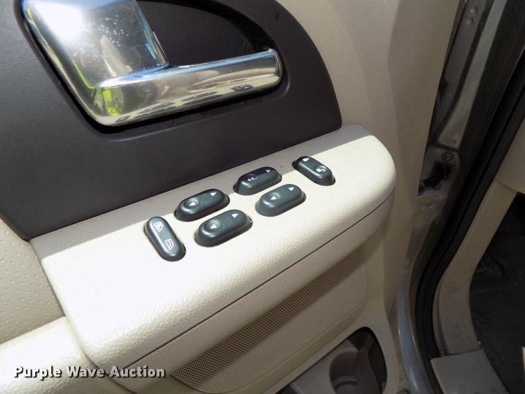 image for item GW9072 2003 Ford Expedition  SUV