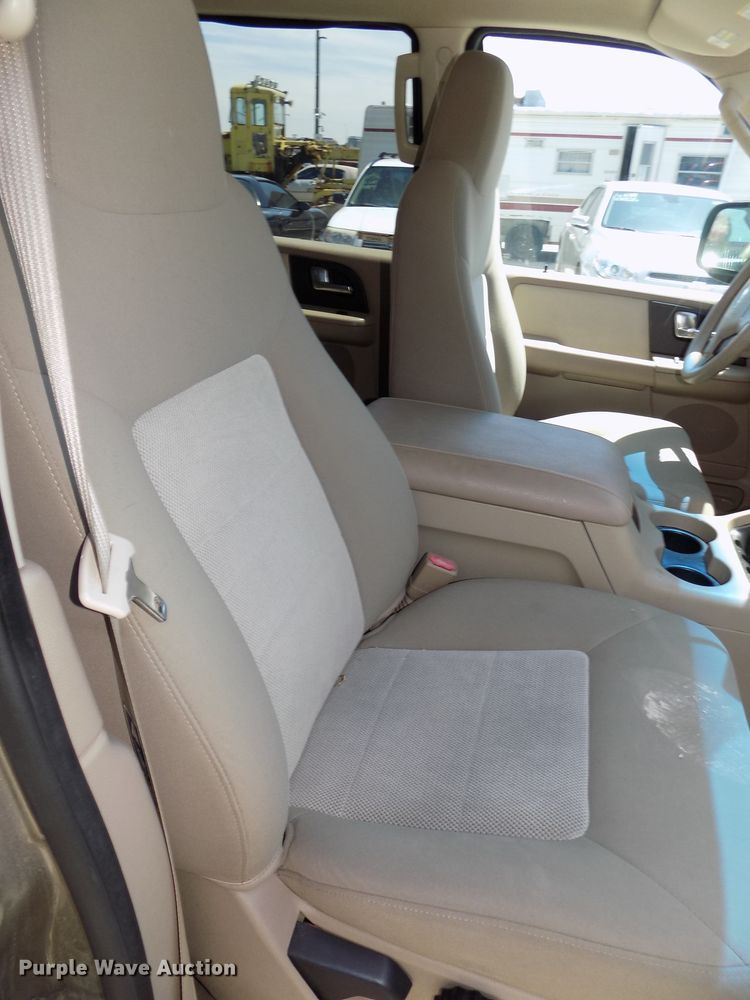 image for item GW9072 2003 Ford Expedition  SUV