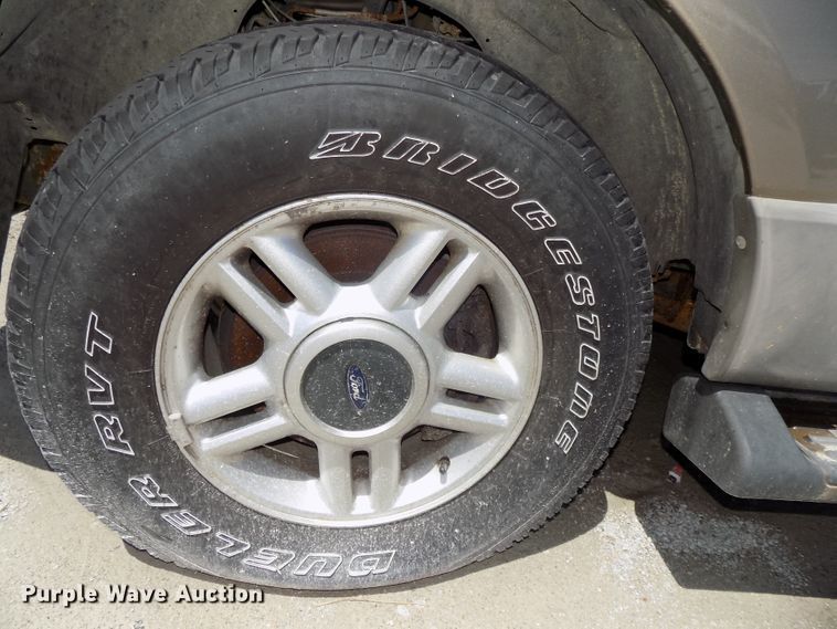 image for item GW9072 2003 Ford Expedition  SUV