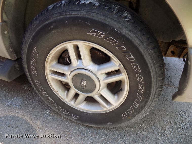 image for item GW9072 2003 Ford Expedition  SUV