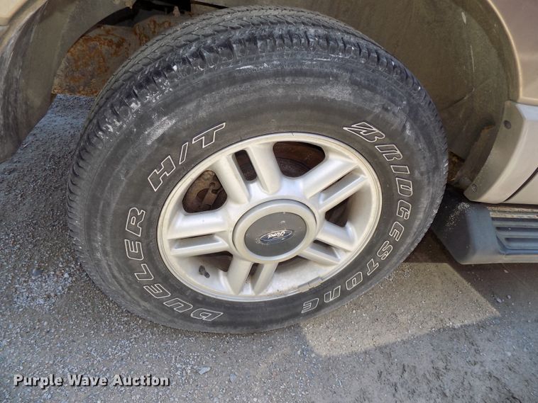 image for item GW9072 2003 Ford Expedition  SUV