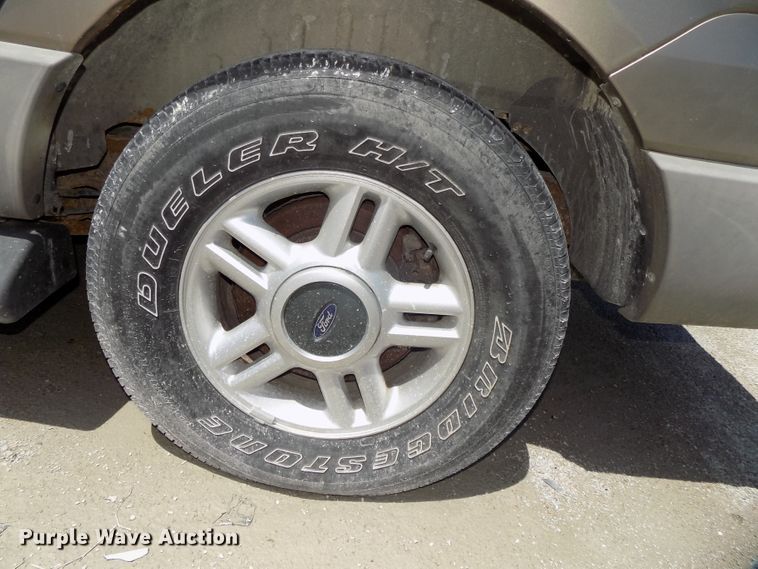 image for item GW9072 2003 Ford Expedition  SUV