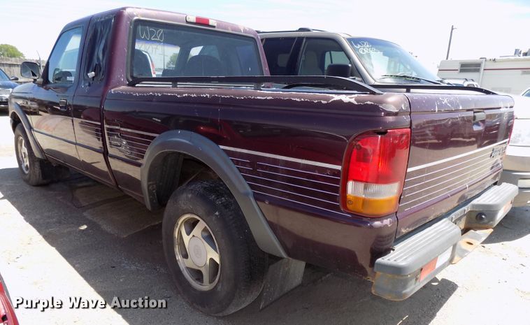 image for item GW9073 1994 Ford Ranger  SuperCab pickup truck