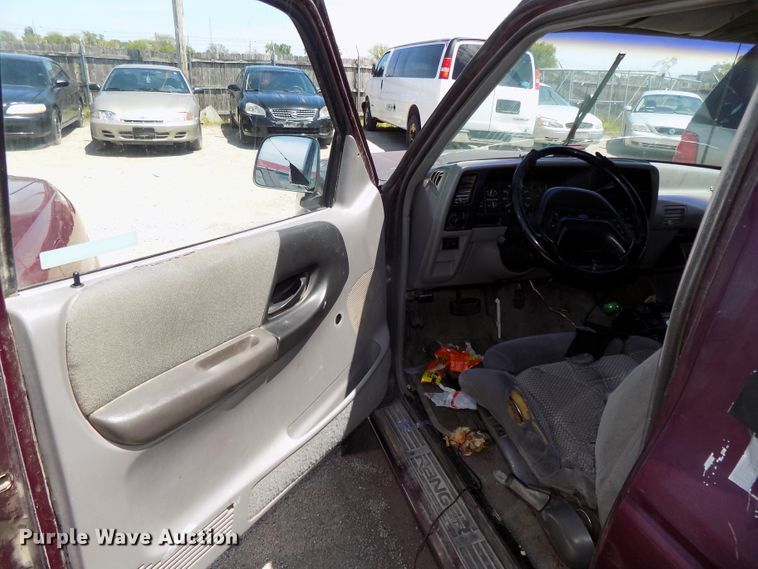 image for item GW9073 1994 Ford Ranger  SuperCab pickup truck