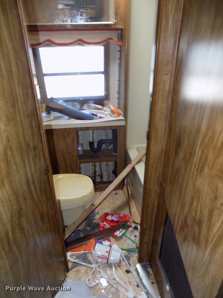 image for item GW9080 1981 Skyline Layton  camper