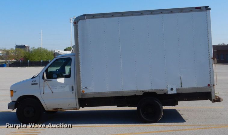 image for item GW9890 1998 Ford Econoline E350  box truck