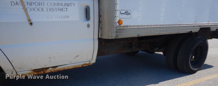 image for item GW9890 1998 Ford Econoline E350  box truck