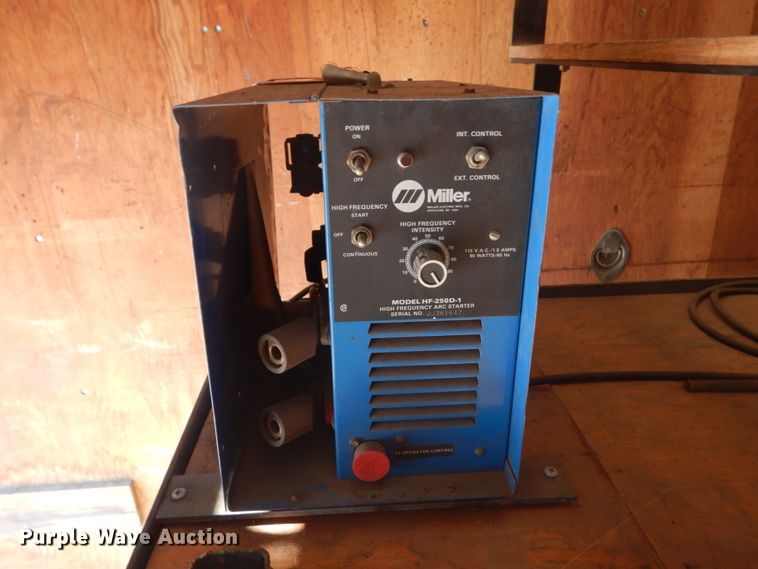 image for item GW9890 1998 Ford Econoline E350  box truck