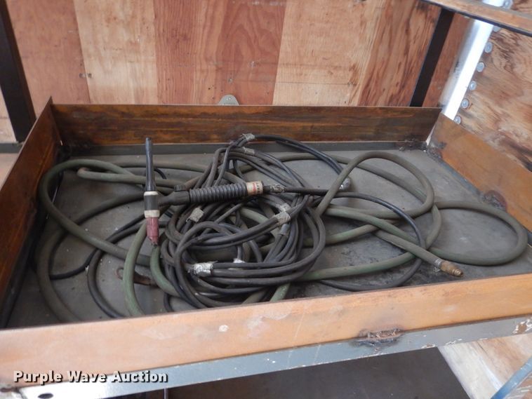 image for item GW9890 1998 Ford Econoline E350  box truck