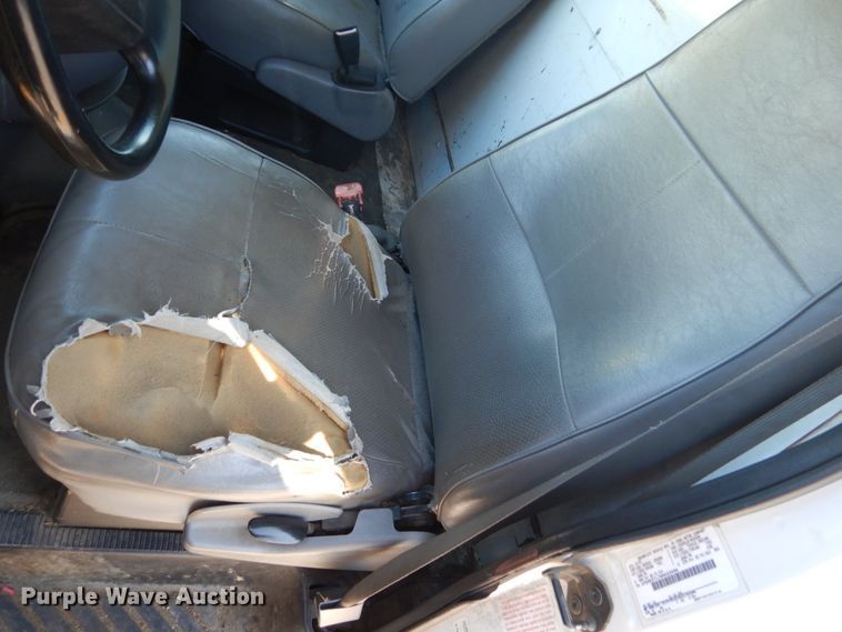 image for item GW9890 1998 Ford Econoline E350  box truck