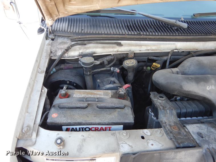 image for item GW9890 1998 Ford Econoline E350  box truck