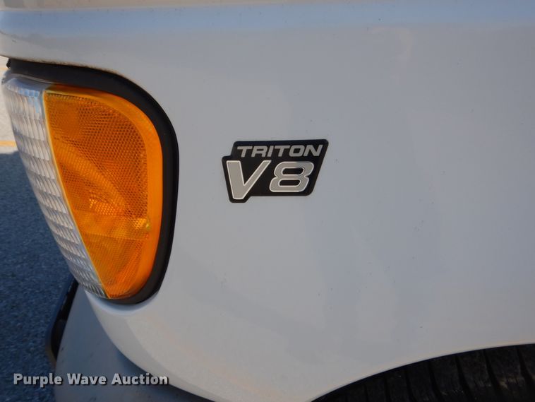 image for item GW9890 1998 Ford Econoline E350  box truck