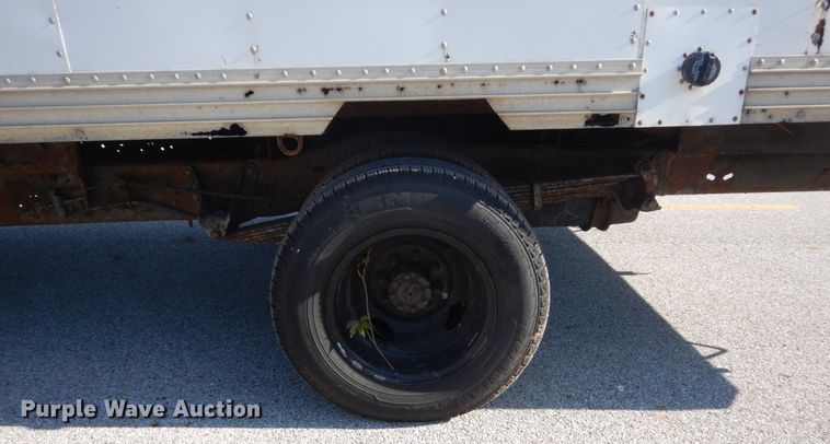 image for item GW9890 1998 Ford Econoline E350  box truck