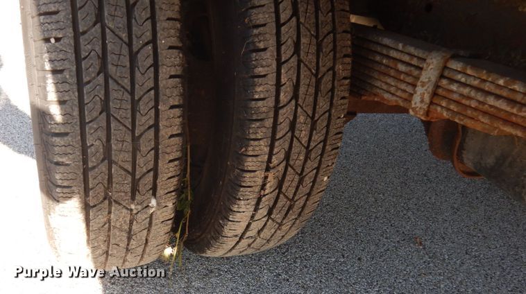 image for item GW9890 1998 Ford Econoline E350  box truck