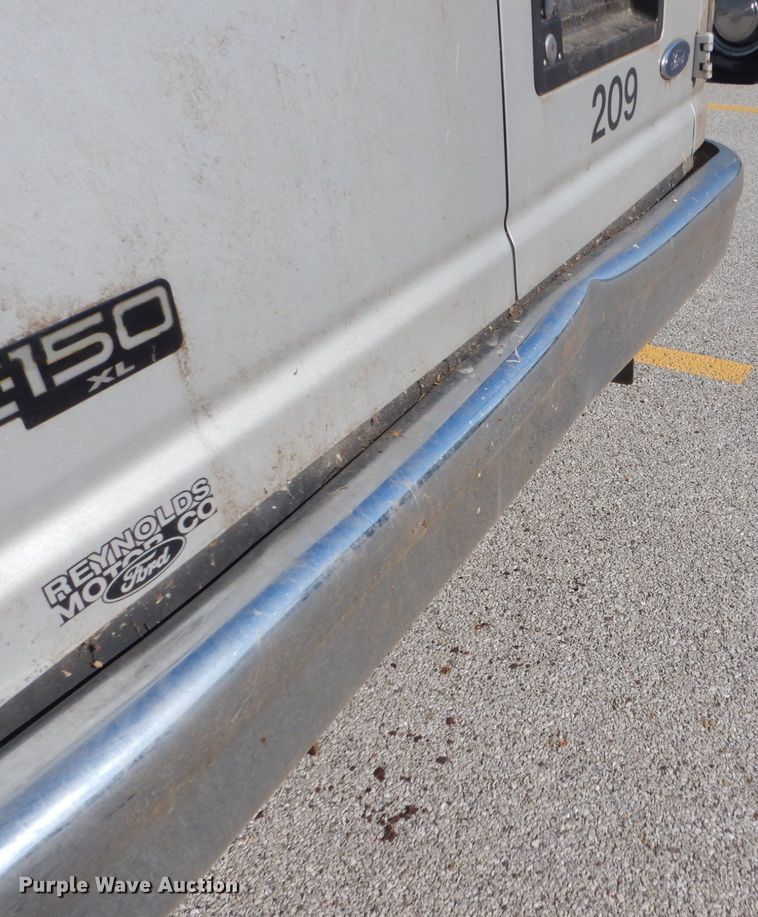 image for item GW9891 2005 Ford E150  van