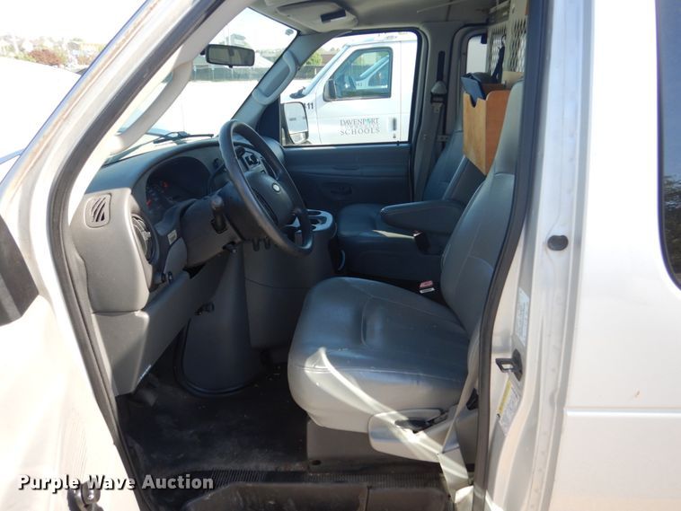 image for item GW9891 2005 Ford E150  van