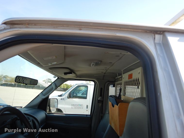 image for item GW9891 2005 Ford E150  van