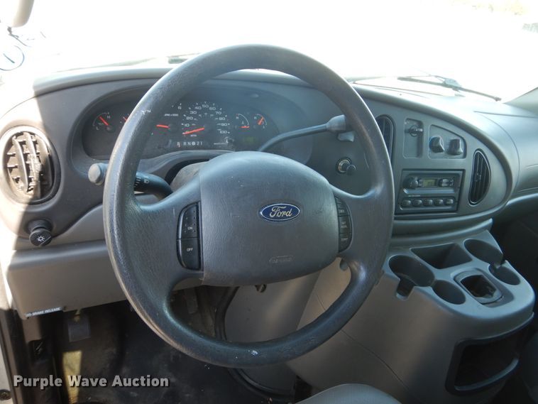 image for item GW9891 2005 Ford E150  van