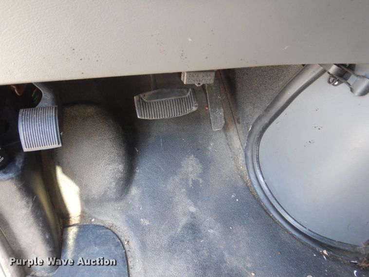 image for item GW9891 2005 Ford E150  van