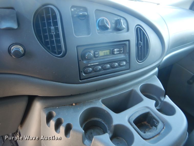 image for item GW9891 2005 Ford E150  van