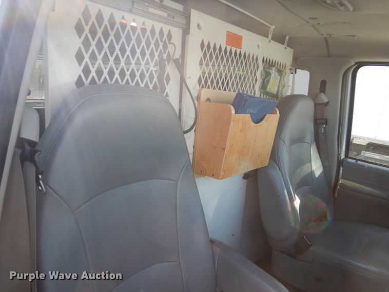 image for item GW9891 2005 Ford E150  van