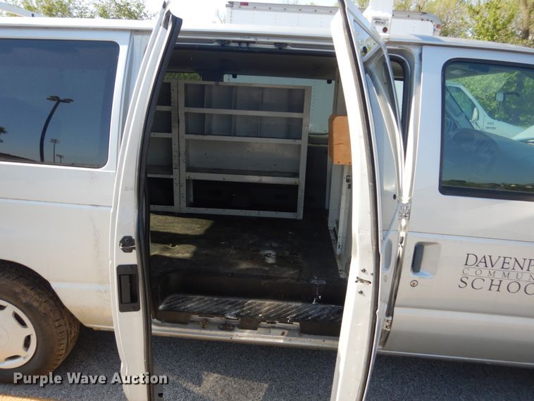 image for item GW9891 2005 Ford E150  van
