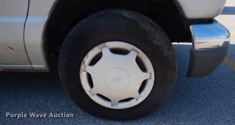 image for item GW9891 2005 Ford E150  van