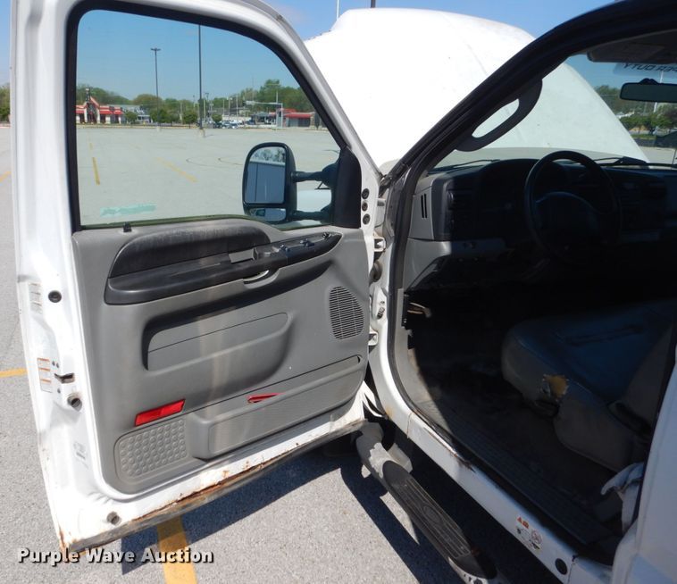 image for item GW9893 2005 Ford F450 Super Duty  box truck