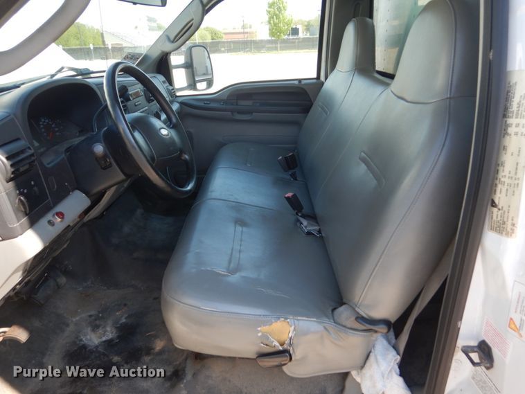 image for item GW9893 2005 Ford F450 Super Duty  box truck