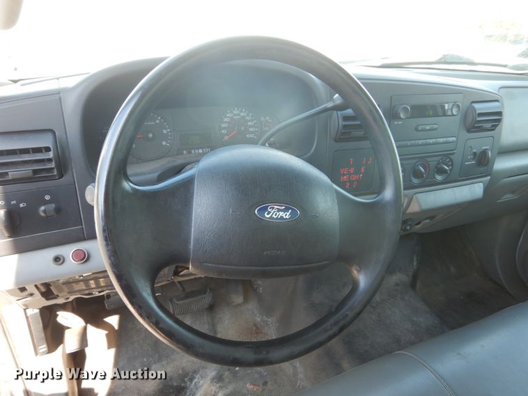 image for item GW9893 2005 Ford F450 Super Duty  box truck