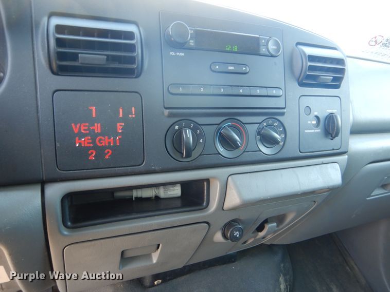 image for item GW9893 2005 Ford F450 Super Duty  box truck