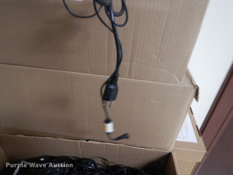 image for item GW9894 Approximately 500 Samsung chargers