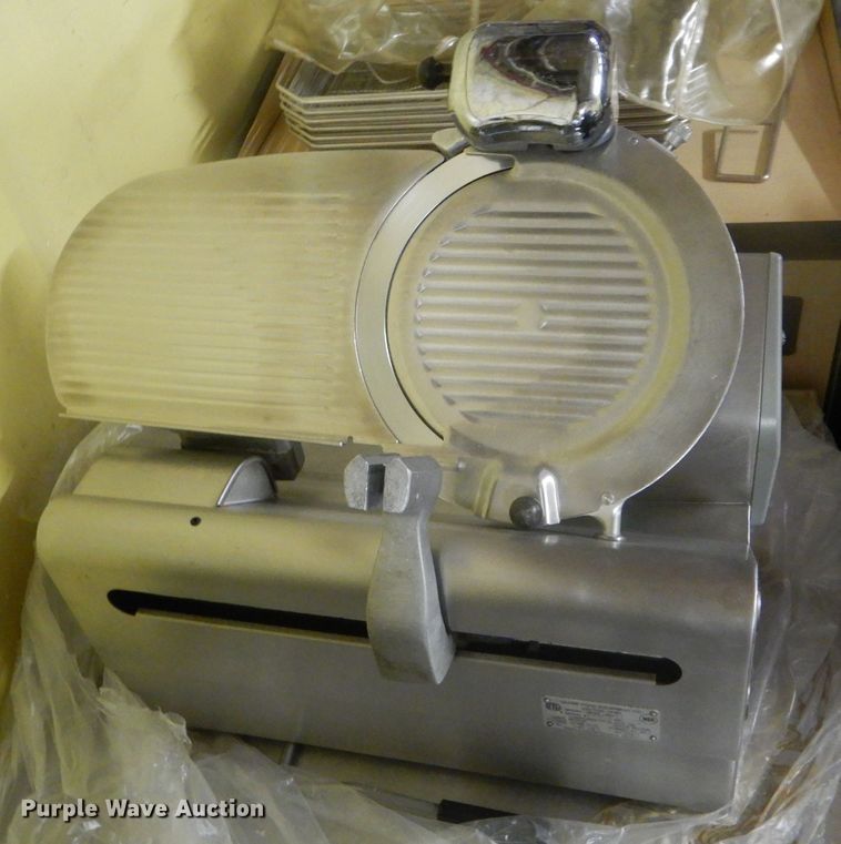 image for item GW9906 Globe 3975V meat slicer
