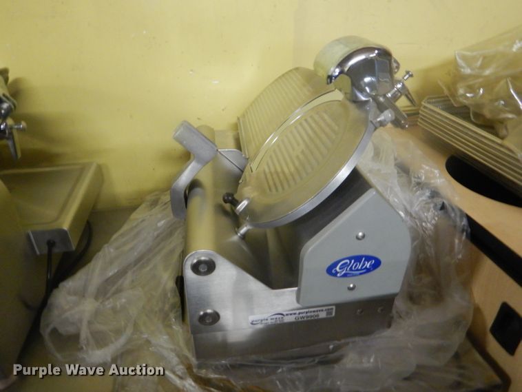 image for item GW9906 Globe 3975V meat slicer