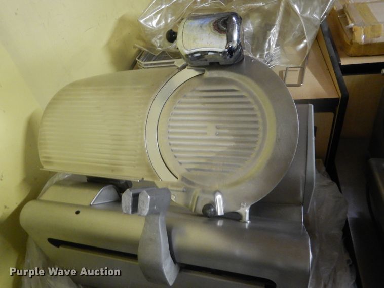 image for item GW9906 Globe 3975V meat slicer