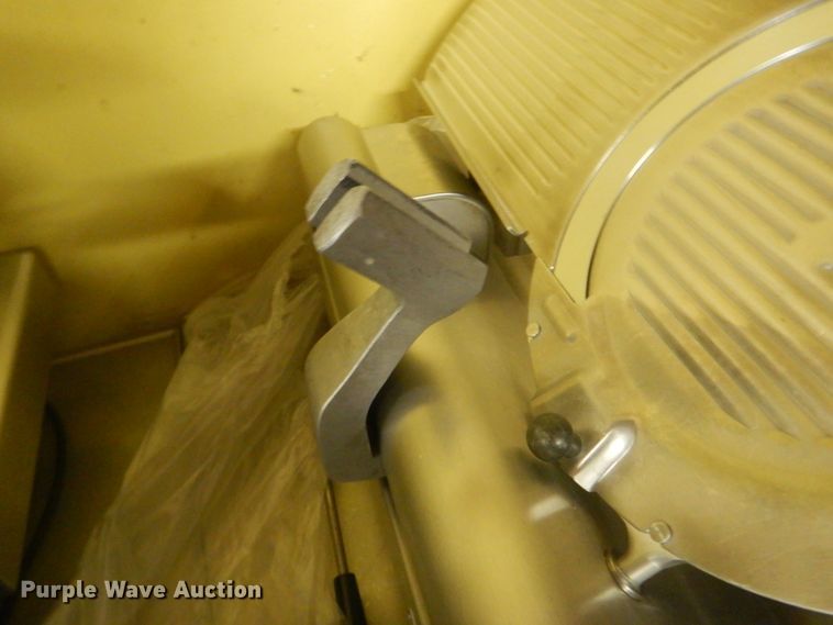 image for item GW9906 Globe 3975V meat slicer