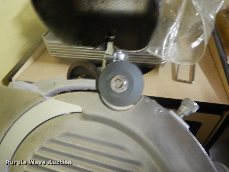 image for item GW9906 Globe 3975V meat slicer