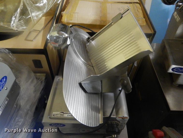image for item GW9907 Globe 3975V meat slicer