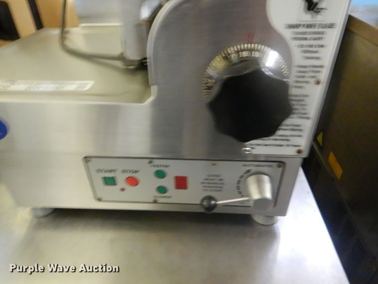 image for item GW9907 Globe 3975V meat slicer