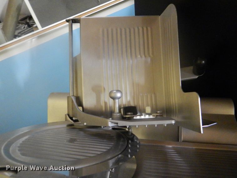 image for item GW9908 Globe 3975V meat slicer